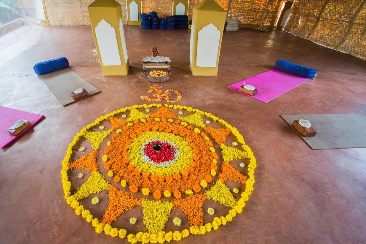 Devarya Wellness Beach Resort Morjim Eksteriør billede