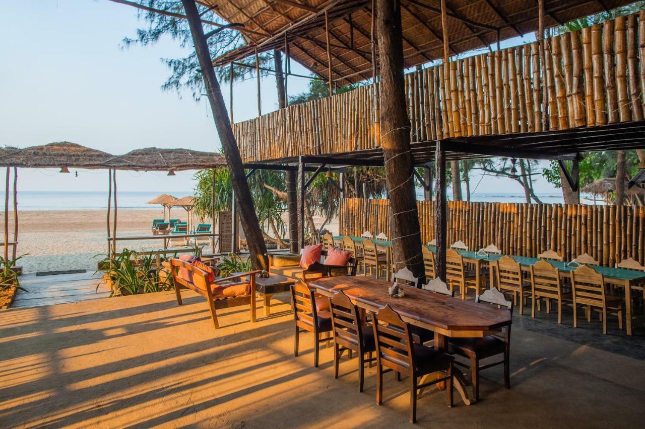 Devarya Wellness Beach Resort Morjim Eksteriør billede